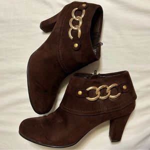 A2 By Aerosols First Role Bootie